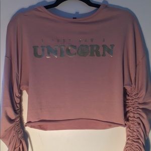 Long ruffle sleeve graphic tee